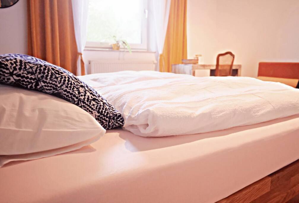 Colourful 2.5 Bedroom With Large Balcony & Garden. Prinzersdorf Luaran gambar