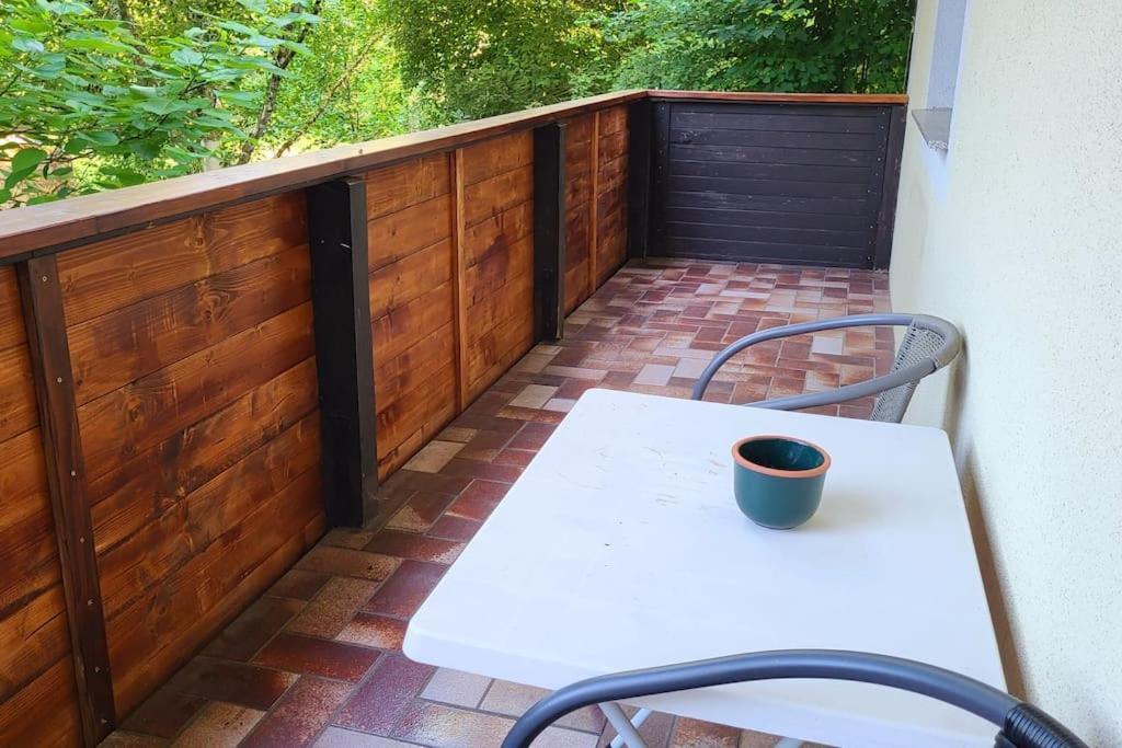 Colourful 2.5 Bedroom With Large Balcony & Garden. Prinzersdorf Luaran gambar